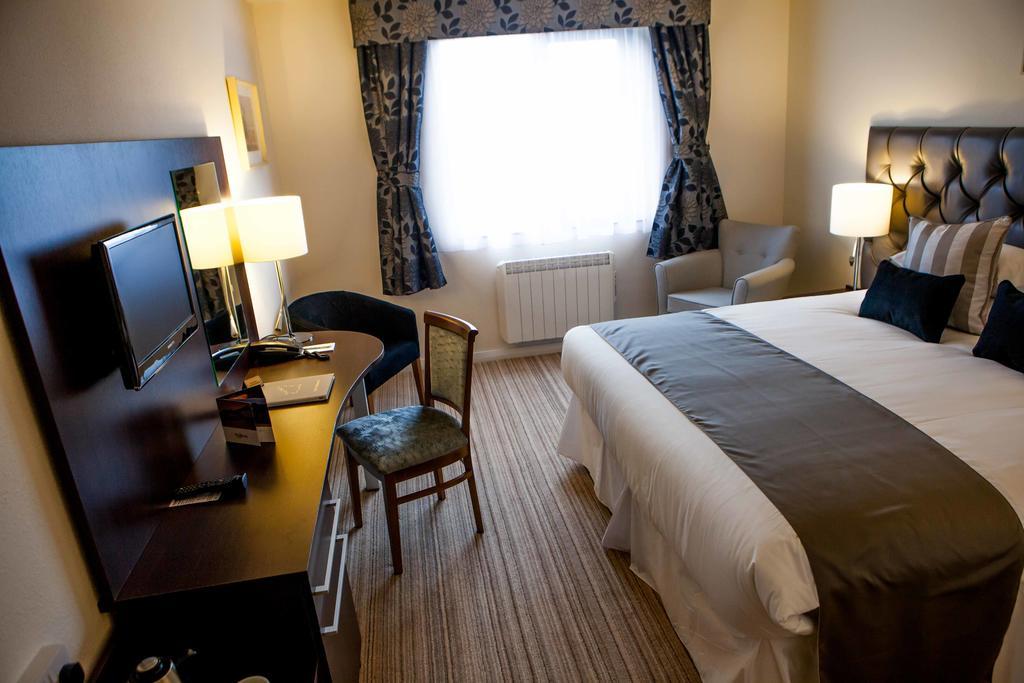 The Peninsula Hotel Grandes Rocques Room photo